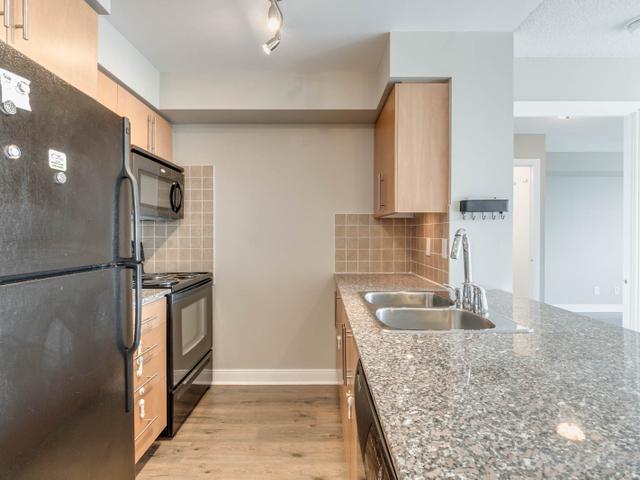 2053 - 25 Viking Lane