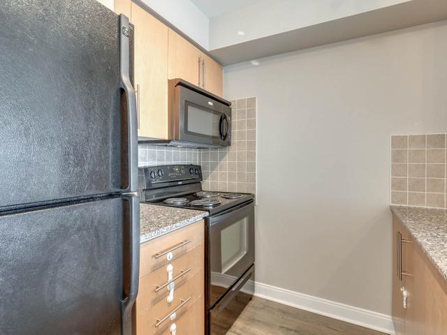 2053 - 25 Viking Lane