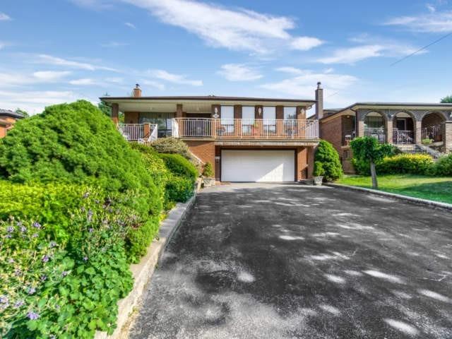 449 Queens Dr, North York, ON | Property.ca