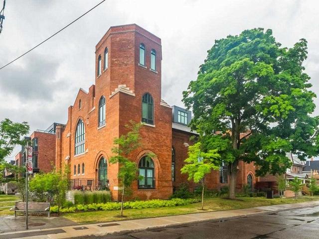 C109 - 243 Perth Ave