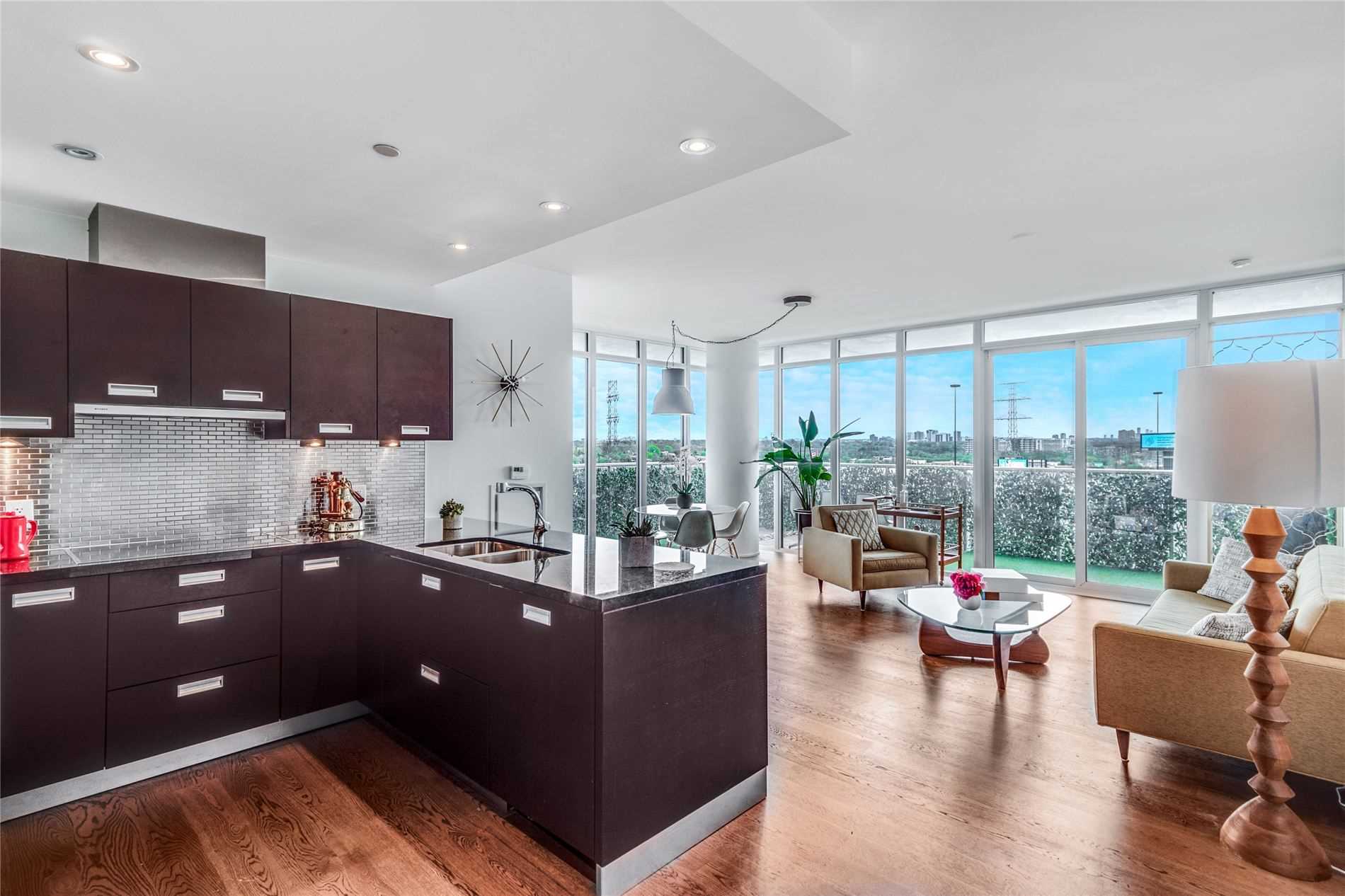 1111 90 Park Lawn Rd, Etobicoke