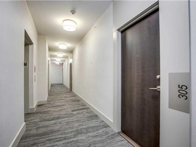 305 - 10 Park Lawn  Rd