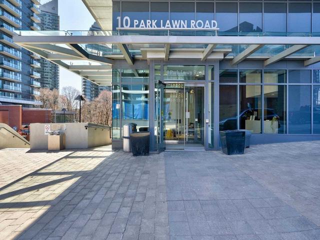 401 - 10 Park Lawn Rd