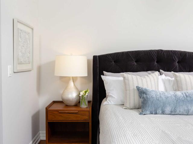 805 - 2087 Lake Shore Blvd W