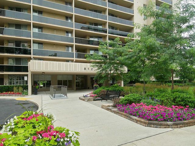 1110 - 812 Burnhamthorpe Rd