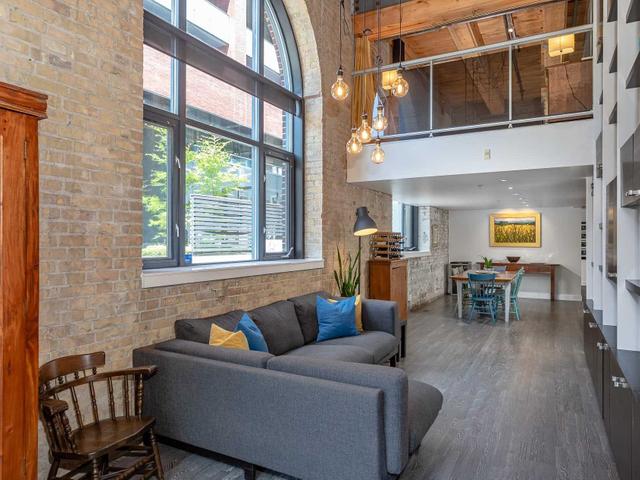 116 - 363 Sorauren Ave