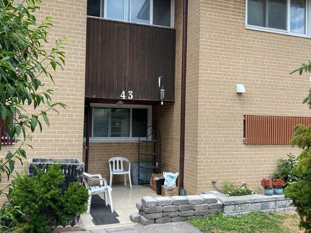 #43 - 87 Driftwood Ave