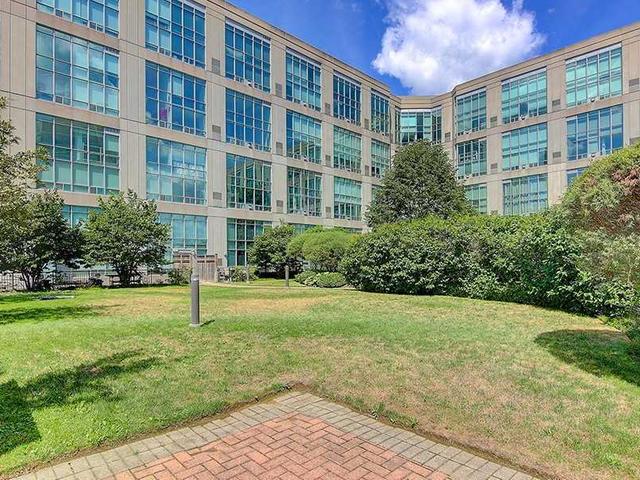 217 - 300 Manitoba St