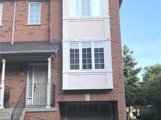 49 - 80 Acorn Pl