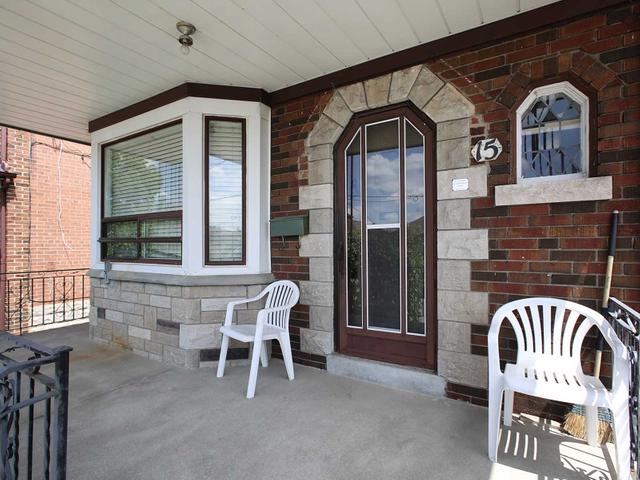 15 Chamberlain Ave