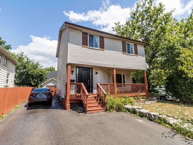 26 Mcmurchy Ave