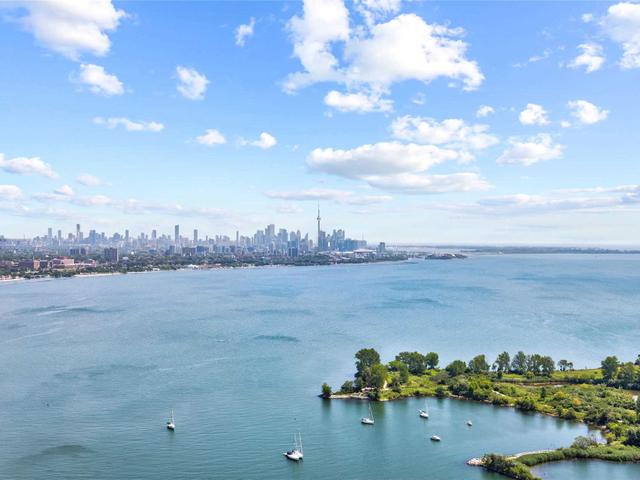 PH4003 - 33 Shore Breeze Dr