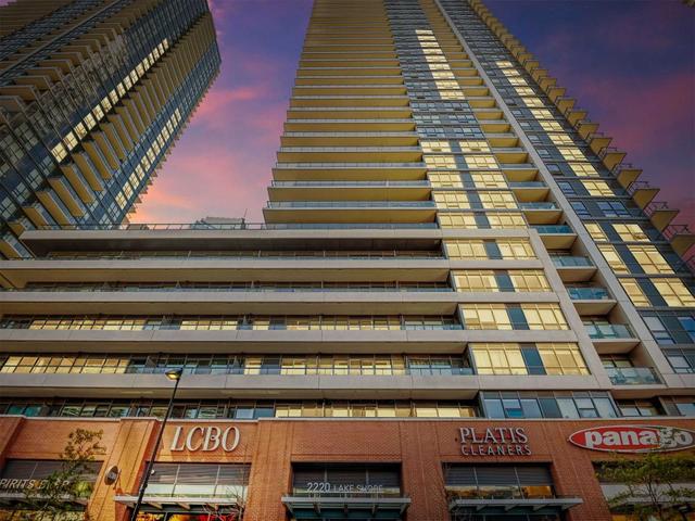 3710 - 2220 Lake Shore Blvd W