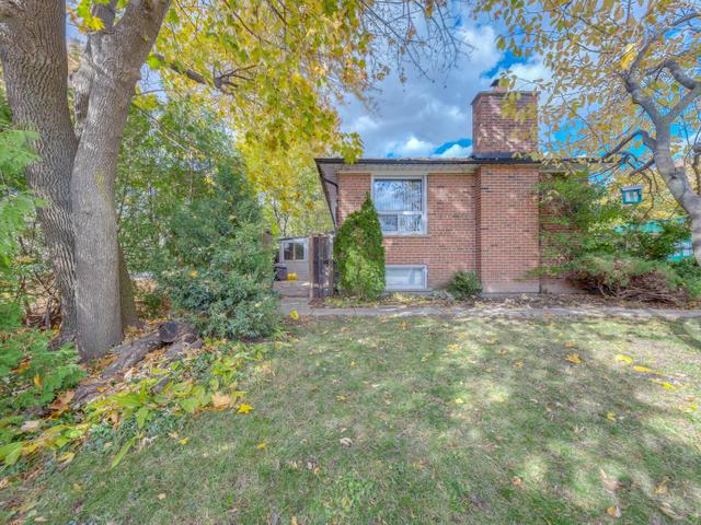 Bsmt - 18 Ardsley St