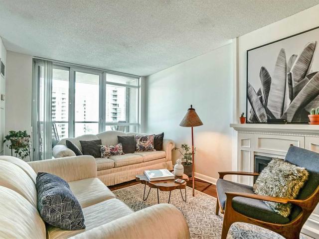 1811 - 235 Sherway Gardens Rd