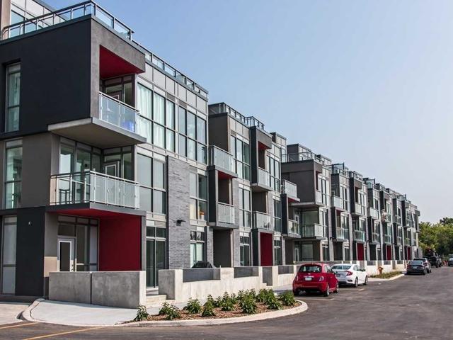 C205 - 5260 Dundas St