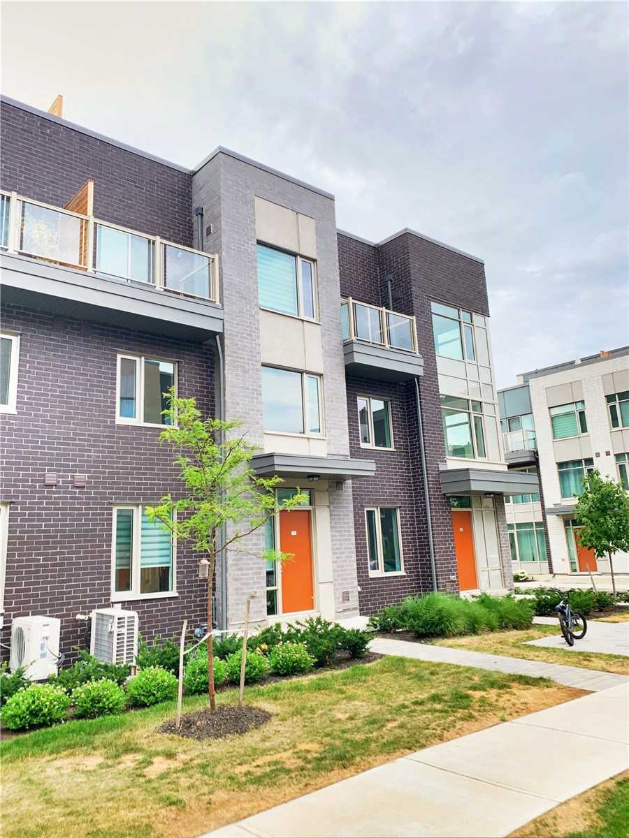 18 18 Applewood Lane, Etobicoke Sold, W4853939 Condos.ca