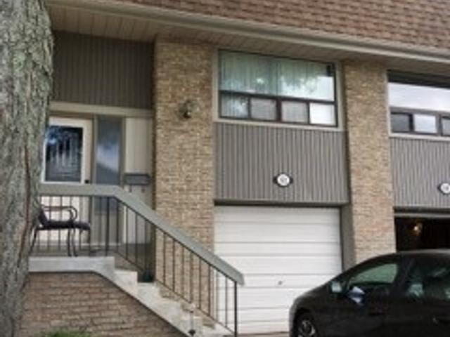 51 Ashton Cres photo #1