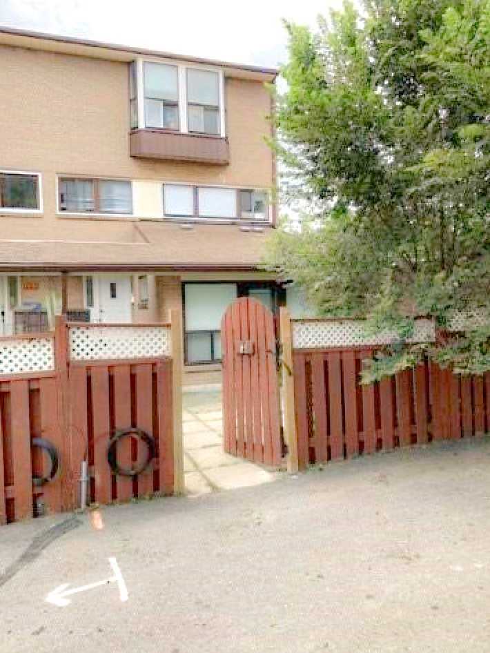 244 260 John Garland Blvd, Etobicoke Sold, W4865993 Condos.ca
