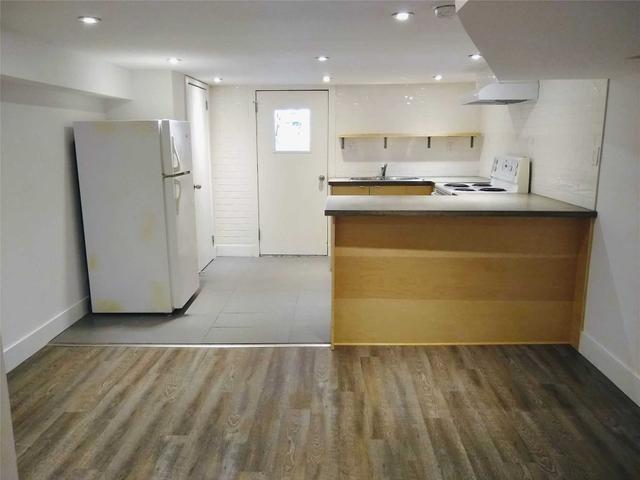 Lower - 82 Campbell Ave