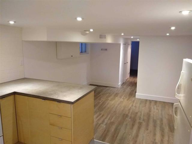 Lower - 82 Campbell Ave