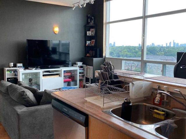 633 - 200 Manitoba St