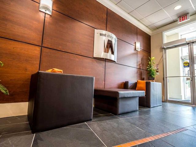 210 - 550 Hopewell Ave