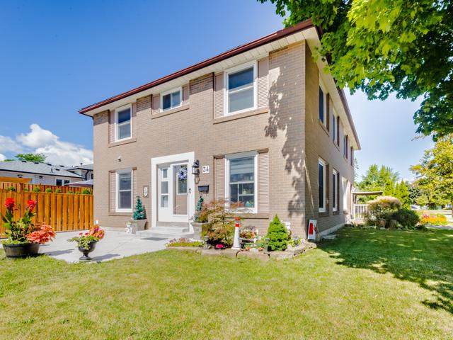 34 Garside Crt