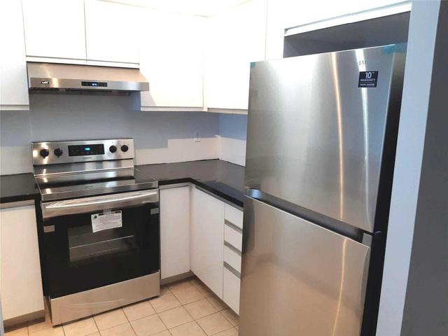 1011 - 2177 Burnhamthorpe Rd W