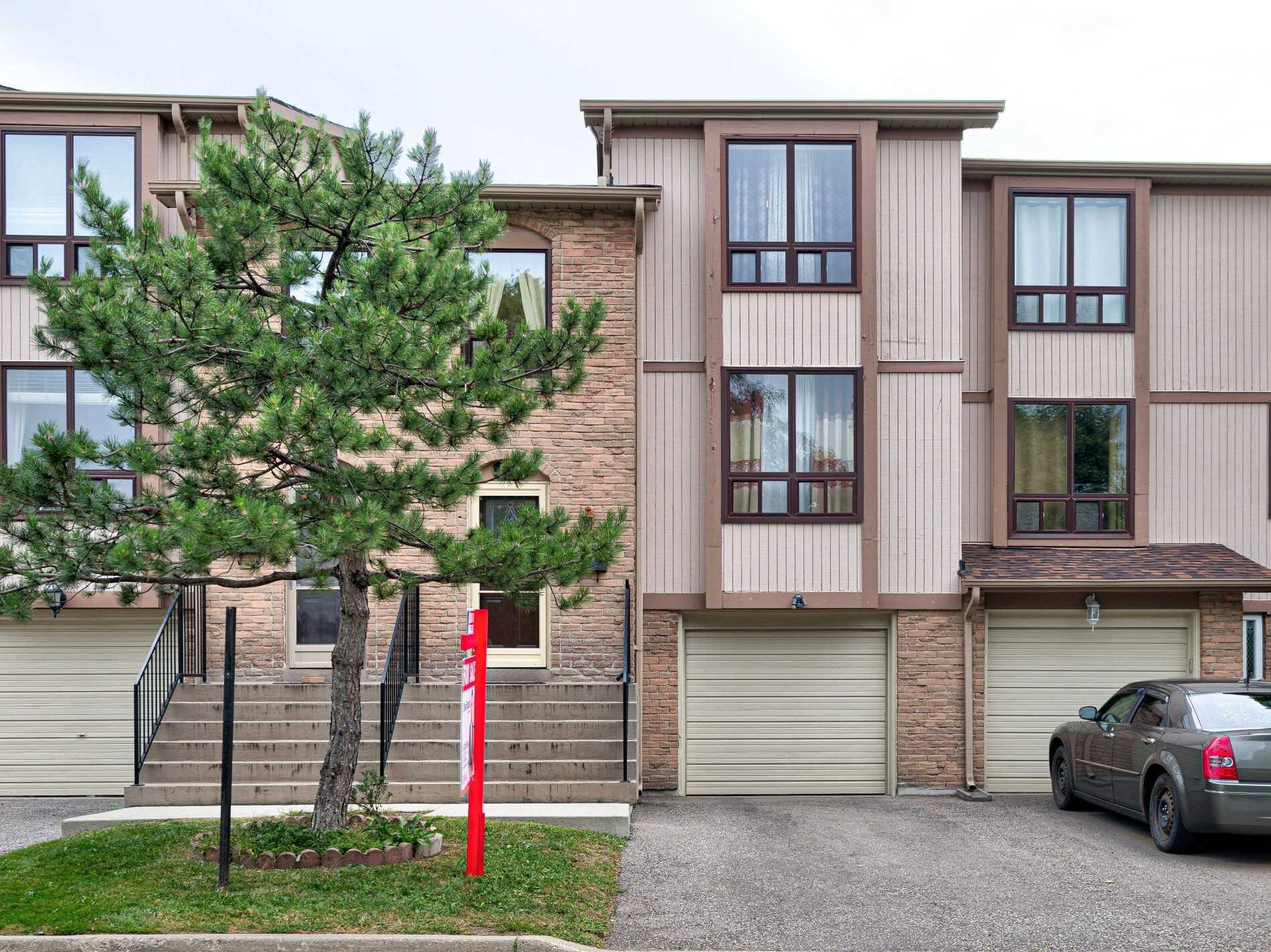 56 Guildford Cres, Brampton Sold, W4893410 Condos.ca