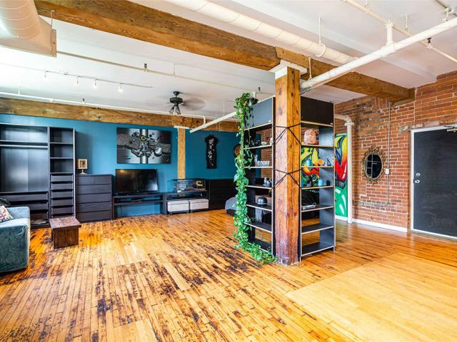 11 - 121 Prescott Ave