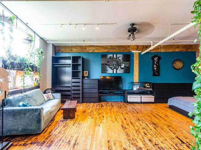 11 - 121 Prescott Ave