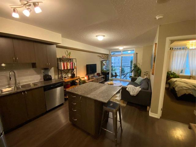 410 - 816 Lansdowne Ave