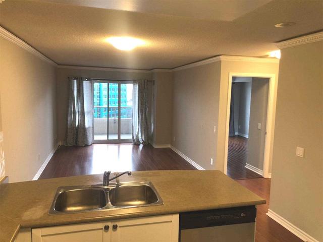 827 - 25 Kingsbridge Garden Circ