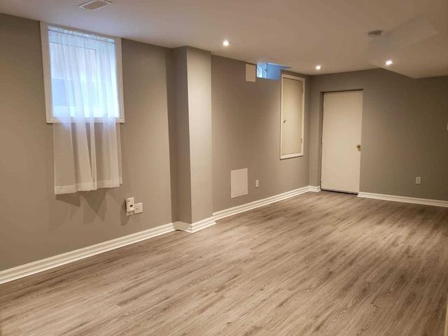 Bsmt - 5970 Leeside Cres