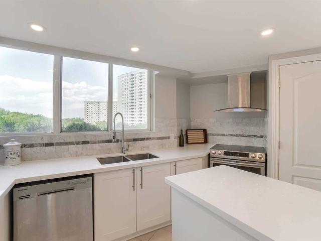 501 - 3695 Kaneff Cres