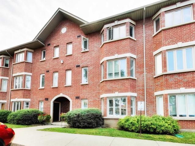 303 - 3095 Cawthra Rd