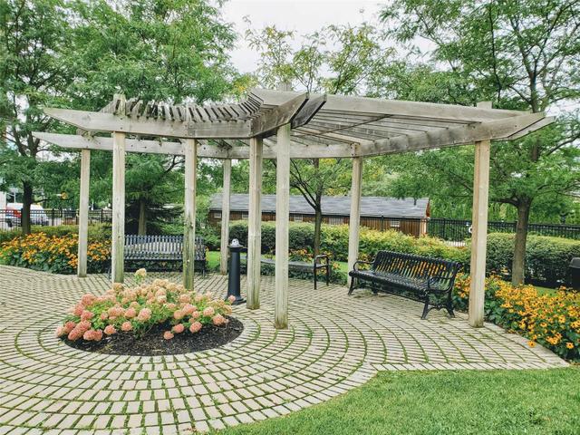 1201 - 1403 Royal York Rd