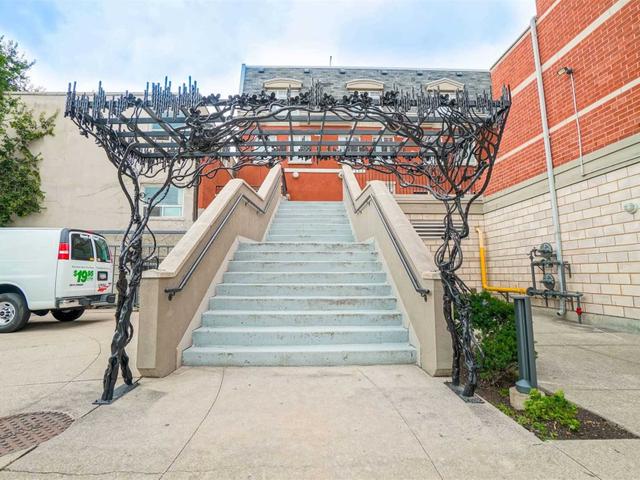 222 - 3400 Lake Shore Blvd W