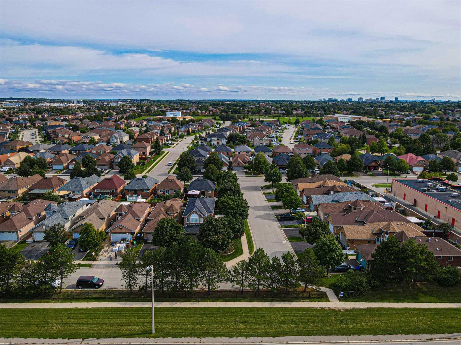 82 9800 Mclaughlin Rd, Brampton Sold, W4910162 Condos.ca