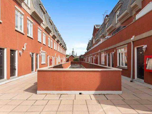 233 - 3400 Lake Shore Blvd W