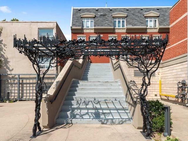 233 - 3400 Lake Shore Blvd W