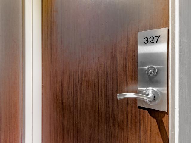 327 - 2261 Lake Shore Blvd W