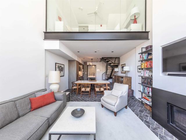 TH09 - 50 Bartlett Ave