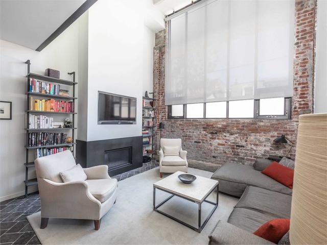 TH09 - 50 Bartlett Ave