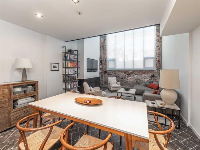 TH09 - 50 Bartlett Ave