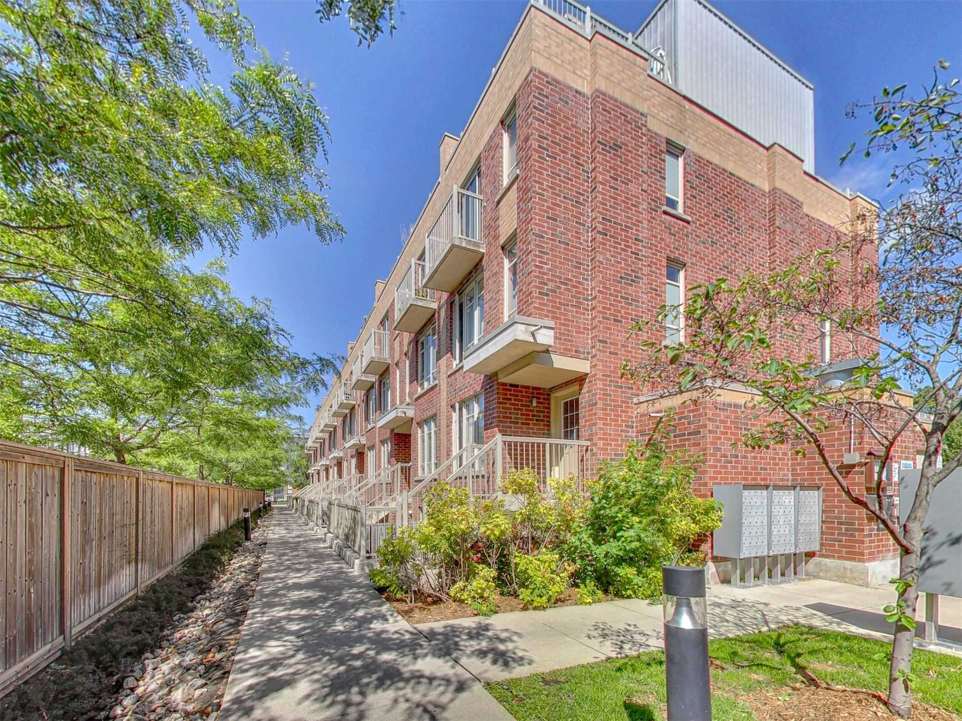 210 30 Elsie Lane, Toronto Sold, W4913334 Condos.ca