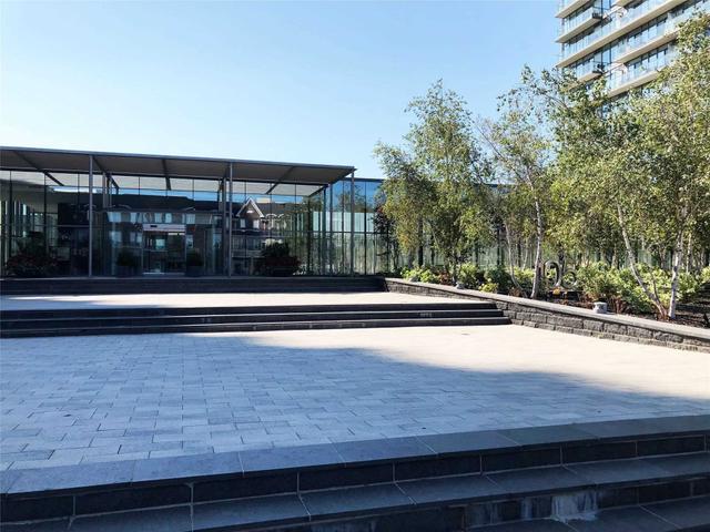 913 - 105 The Queensway Way