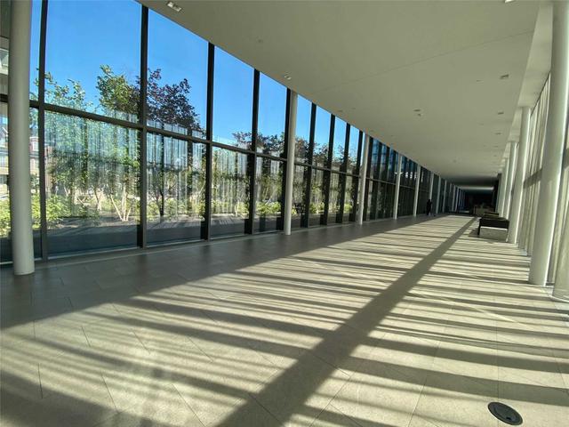 913 - 105 The Queensway Way