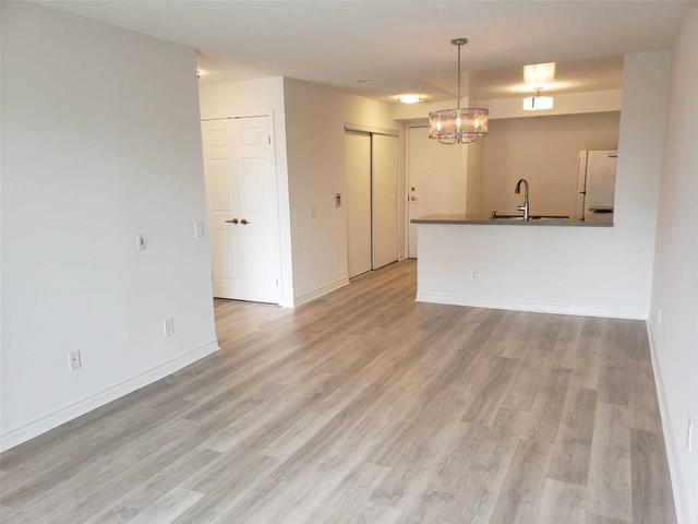 327 - 25 Kingsbridge Garden Circ